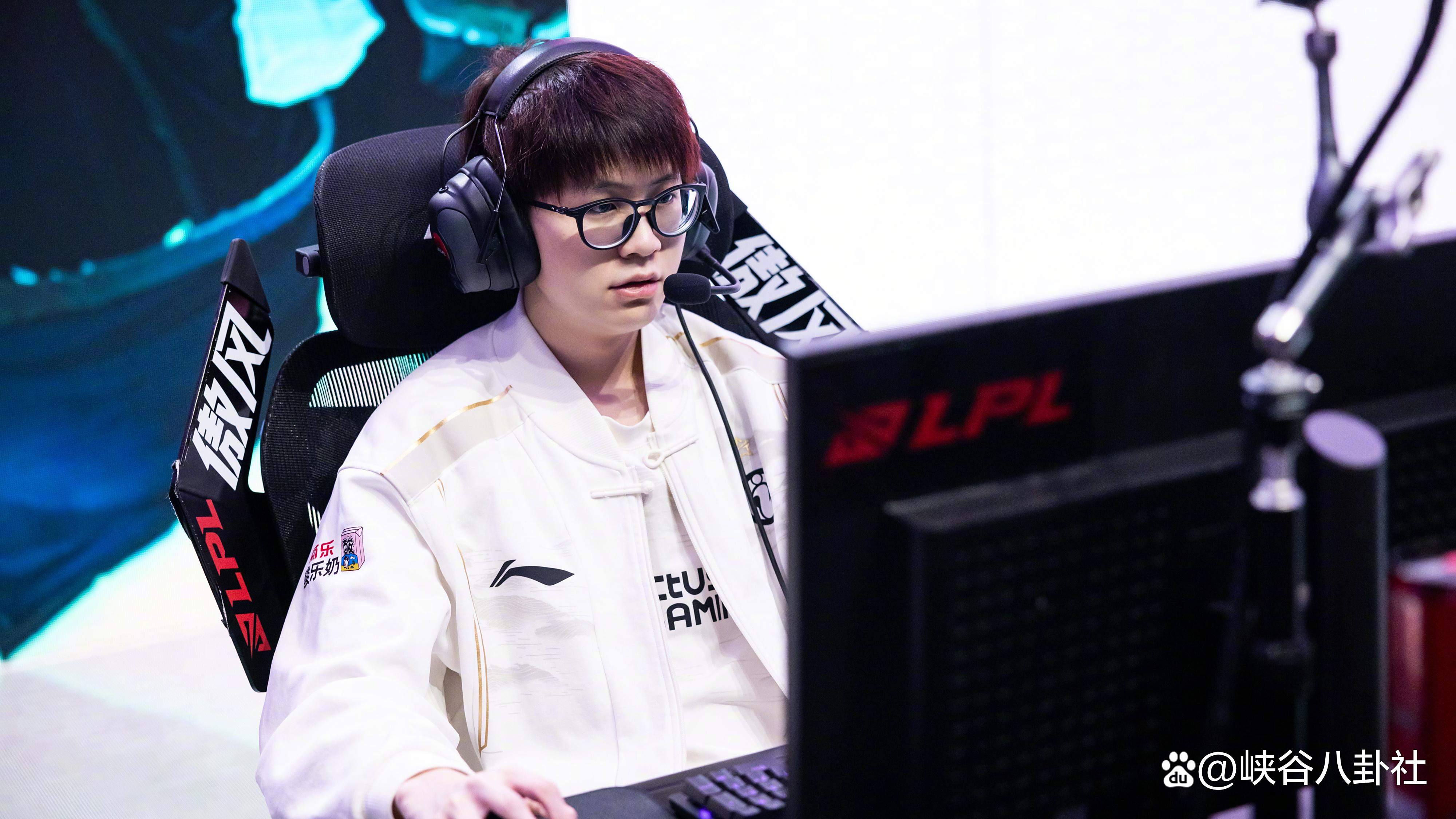 Rookie回归赛场，比分优势明显首场状态亮眼，拜仁观众沸腾！的简单介绍