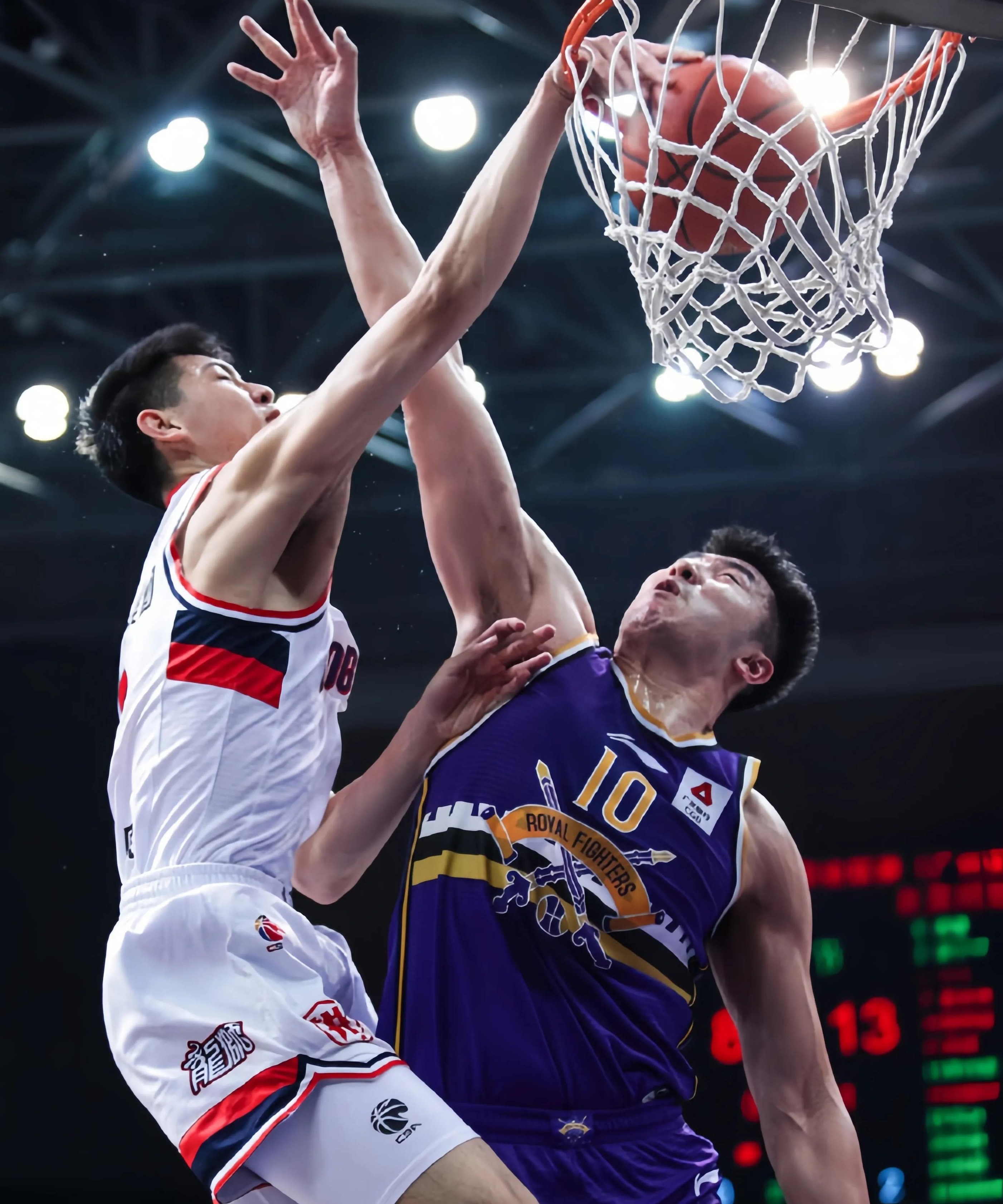 CBA季后赛今晚走向成谜，克里夫兰骑士队长鼓劲，质疑声仍在，球队文化再被提及的简单介绍