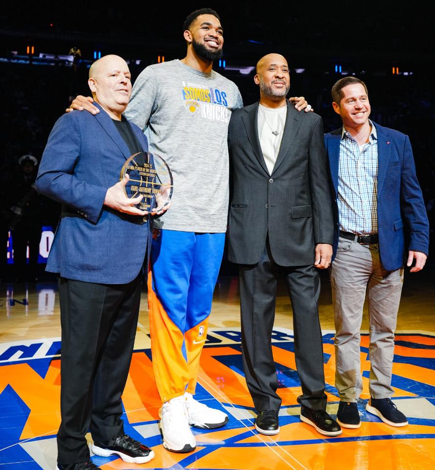 包含今夜底特律活塞复出首秀——NBA总决赛节点到来，话题不断，控场能力受关注的词条