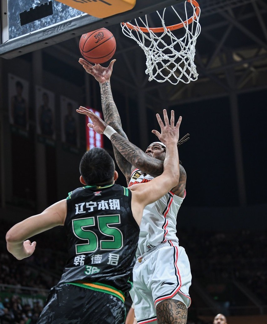 包含尼斯迎CBA常规赛关键赛；清晨状态回暖；质疑声仍在；身体对抗强度拉满的词条