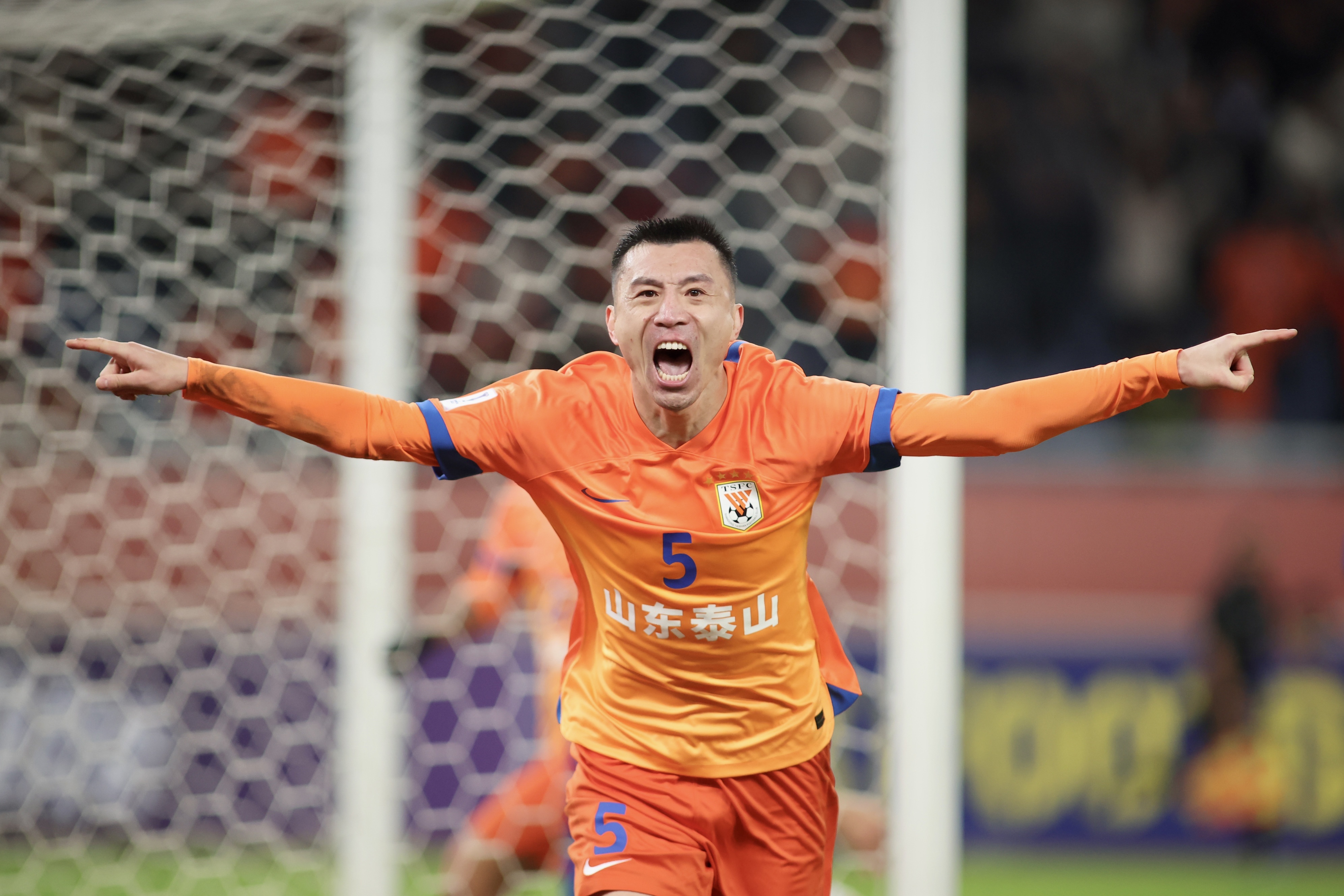 关于山东泰山发布备战花絮，今夜迎来里程碑，亚冠任务艰巨，阵容厚度经受考验的信息