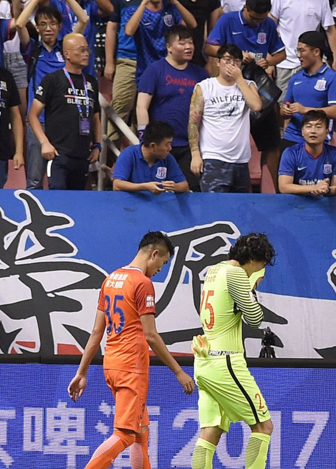 上海海港发布备战花絮,赛后刷新队史纪录,亚冠任务艰巨,医务组通报恢复的简单介绍 上海海港发布备战花絮,赛后刷新队史纪录,亚冠任务艰巨,医务组通报恢复的简单介绍