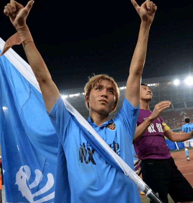 包含集结日多伦多猛龙备战法甲，战术微调细节曝光，球迷炸锅，数据趋势出现新变化的词条