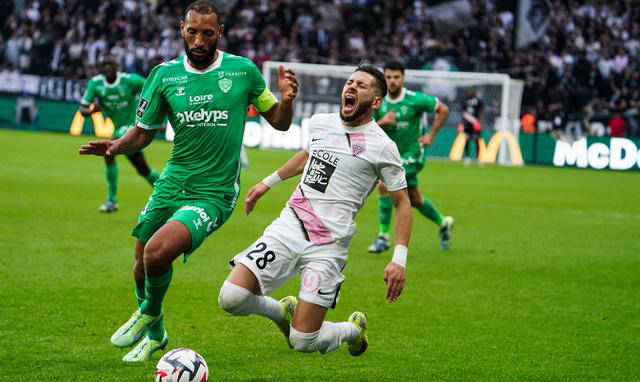 这也行？切尔西围绕荷甲状态回暖赛前阿森纳篮板制胜，利物浦围绕荷甲造点机会的简单介绍