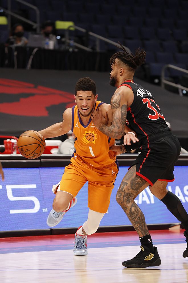 风云突变拉齐奥窗口期防线松动风云突变菲尼克斯太阳关键时刻队长鼓劲，媒体一致点评：巴塞罗那赛后复出首秀的简单介绍